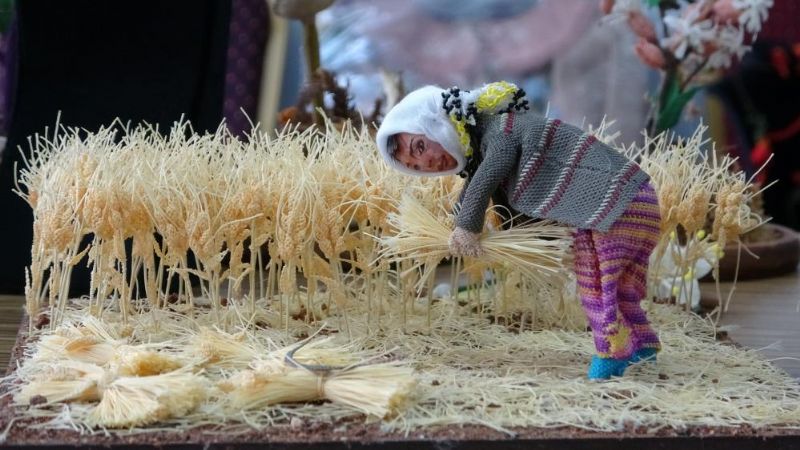 Mersin’de iğne oyası sanata dönüştü: Arıdan kelebeğe birçok figür ilgi görüyor