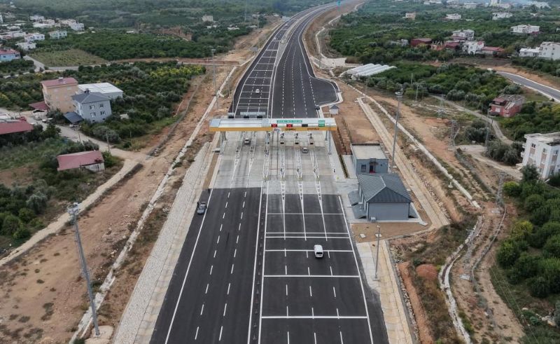 Ulaşıma açılan ’Çeşmeli-Kızkalesi Otoyolu’ndan ilk günde 17 binden fazla araç geçti