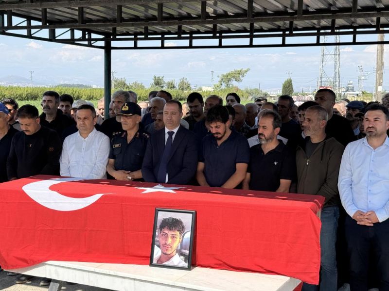 Gemi faciasında cenazesine ulaşılan üniversiteli genç, Mersin’de toprağa verildi