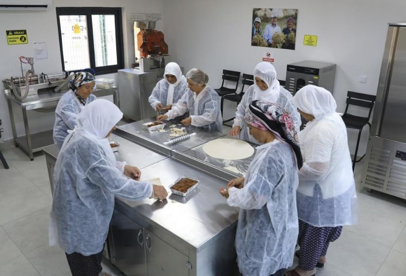 Mersin’de eski köy okulu kadınların üretim yuvası oldu