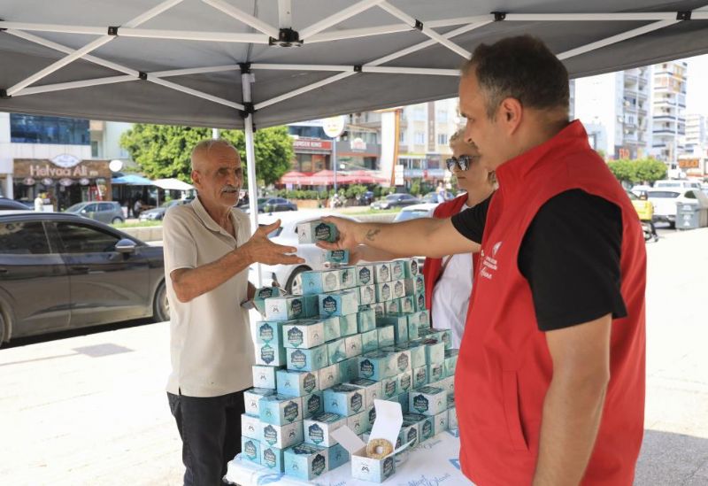 Mersin’de Mevlit Kandilinde 15 bin kandil simidi dağıtıldı