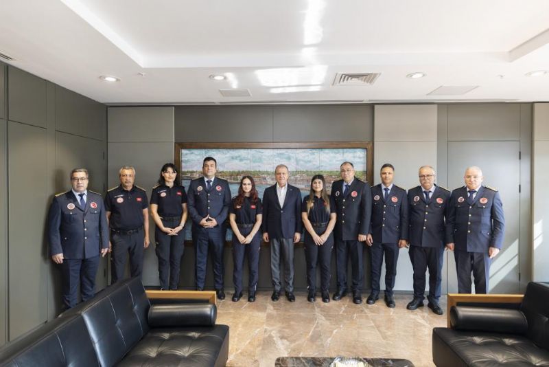  Mersin itfaiye personeli, İtfaiye Haftasında Başkan Seçer’le buluştu